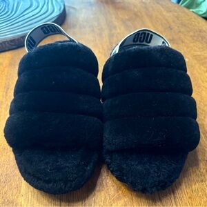 Black Ugg Fluff Yeah slides size 10